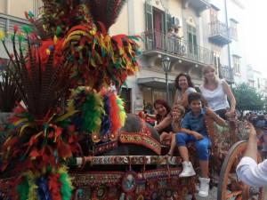 L'assessore Balistreri, con la presidente Claudia Clemente e la consigliera Giusy Chiello